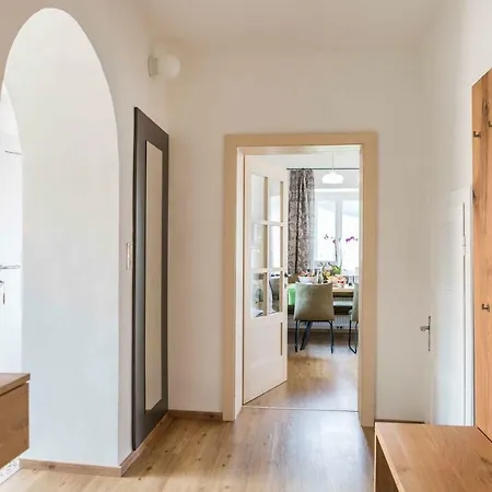 Schwalbennest Pongratz * غامليتز